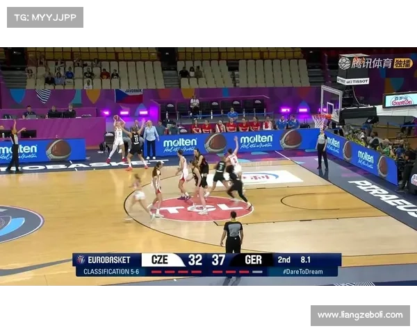 捷克前锋希季尔在欧洲杯的十大关键表现与赛场亮点分析 捷克前锋希季尔在欧洲杯的十大关键表现与赛场亮点分析